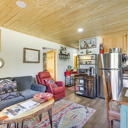Ski-In Red River Retreat Balcony, Mountain Views! Exterior photo